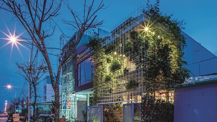 Phong house: “Đánh thức ngôi nhà bỏ hoang”