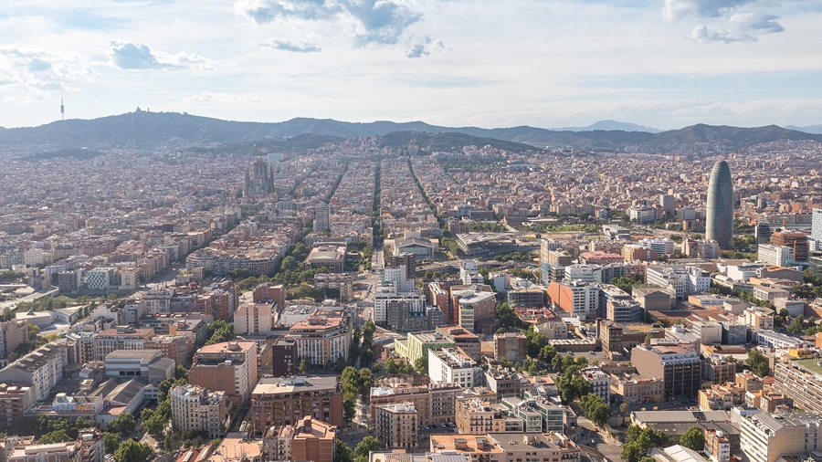Vì sao Sagrada Família xây 137 năm không có giấy phép xây dựng?