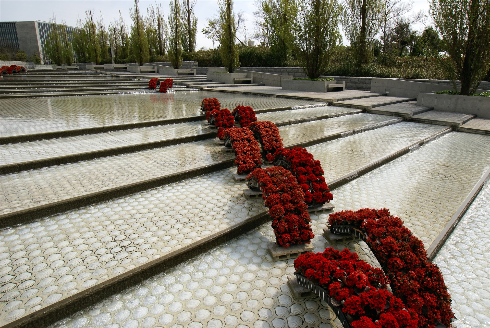 Naoshima, Awaji Yumebutai (2000), vườn đá Jissō-in cải tạo 2013 (hình 3 trong 4)