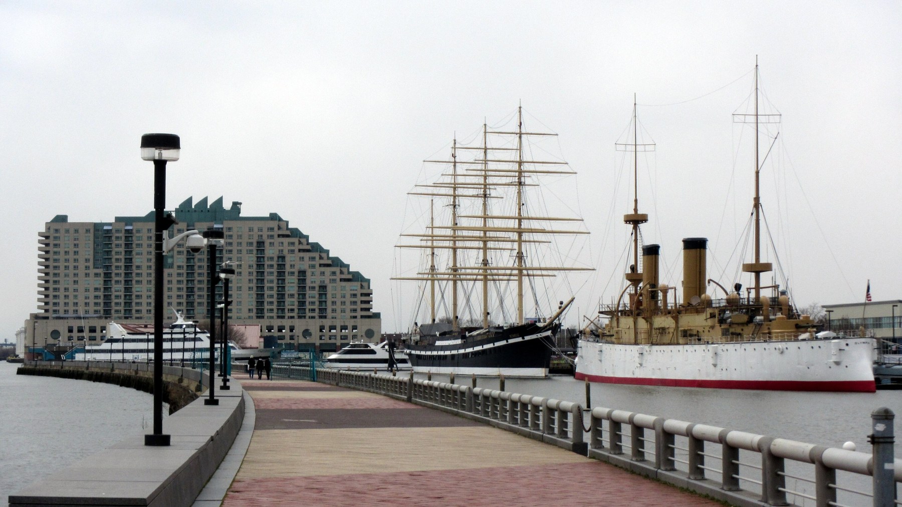 Bờ sông Delaware, Philadelphia: từ cầu tàu bỏ hoang thành chuỗi công viên ven sông