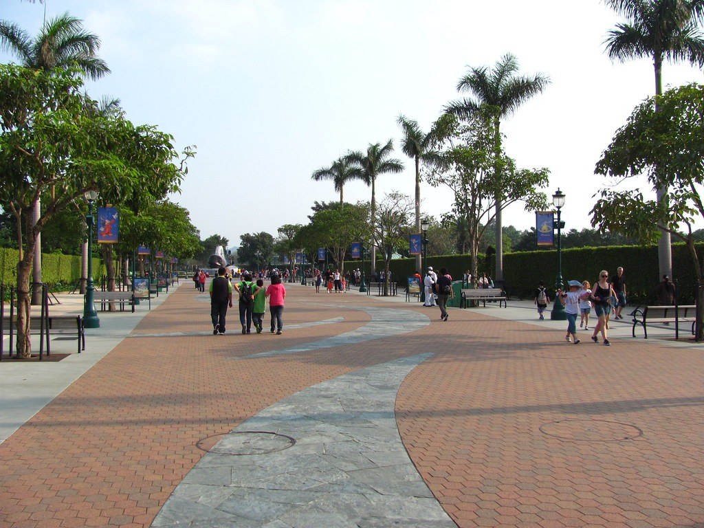 Giỏi phần mềm chưa phải là giỏi thiết kế — Không gian quảng trường/lối đi công cộng lát gạch