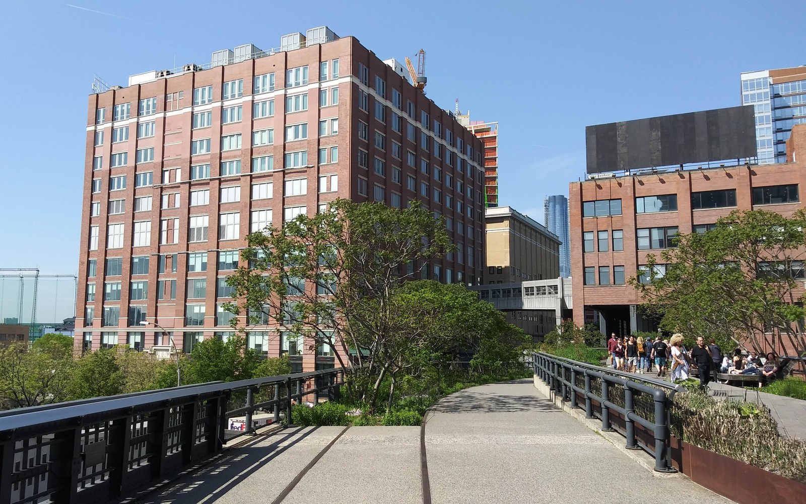 Vì sao kiến trúc cảnh quan là chìa khóa — Lối đi High Line gần phố 14 với bồn