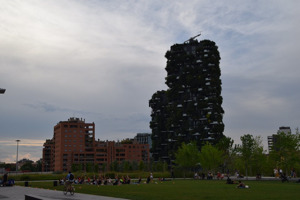 Bosco Verticale — Hai tháp Bosco Verticale lúc chiều muộn