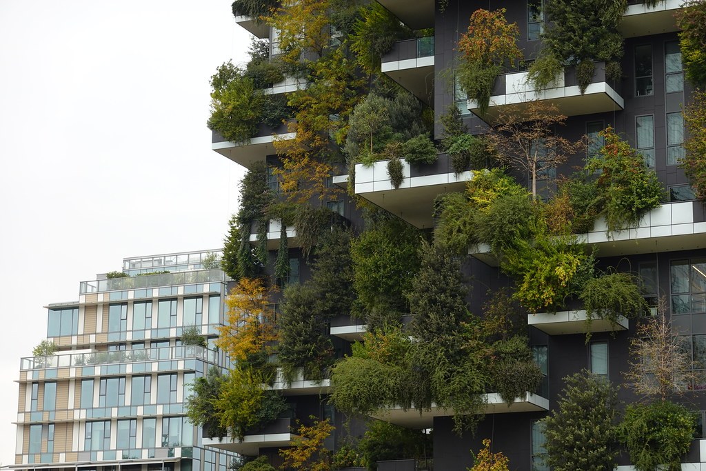 Bosco Verticale — Chi tiết bồn cây và sàn ban công trồng