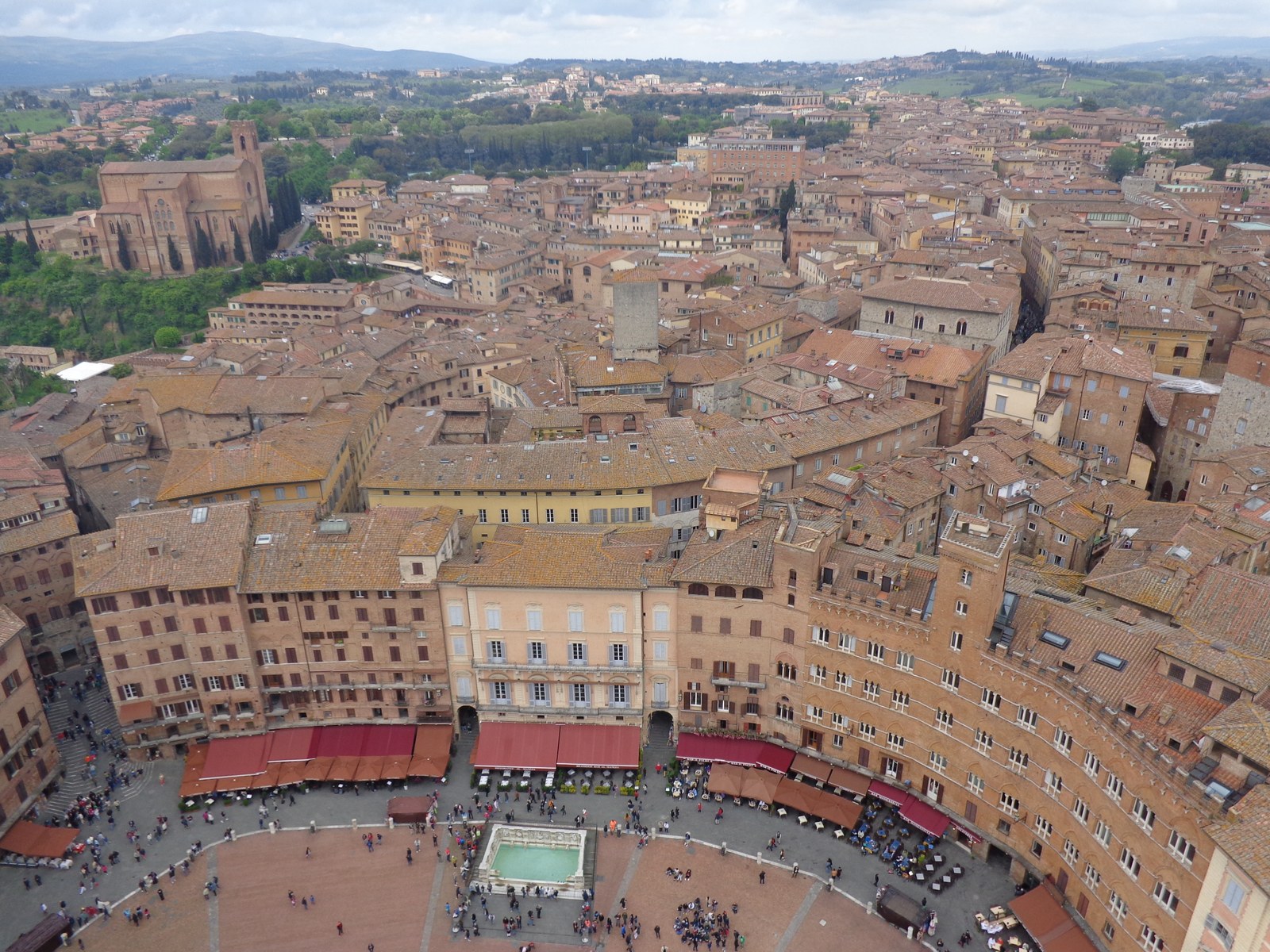 Quảng trường — Nhìn từ trên cao toàn cảnh thành phố Siena