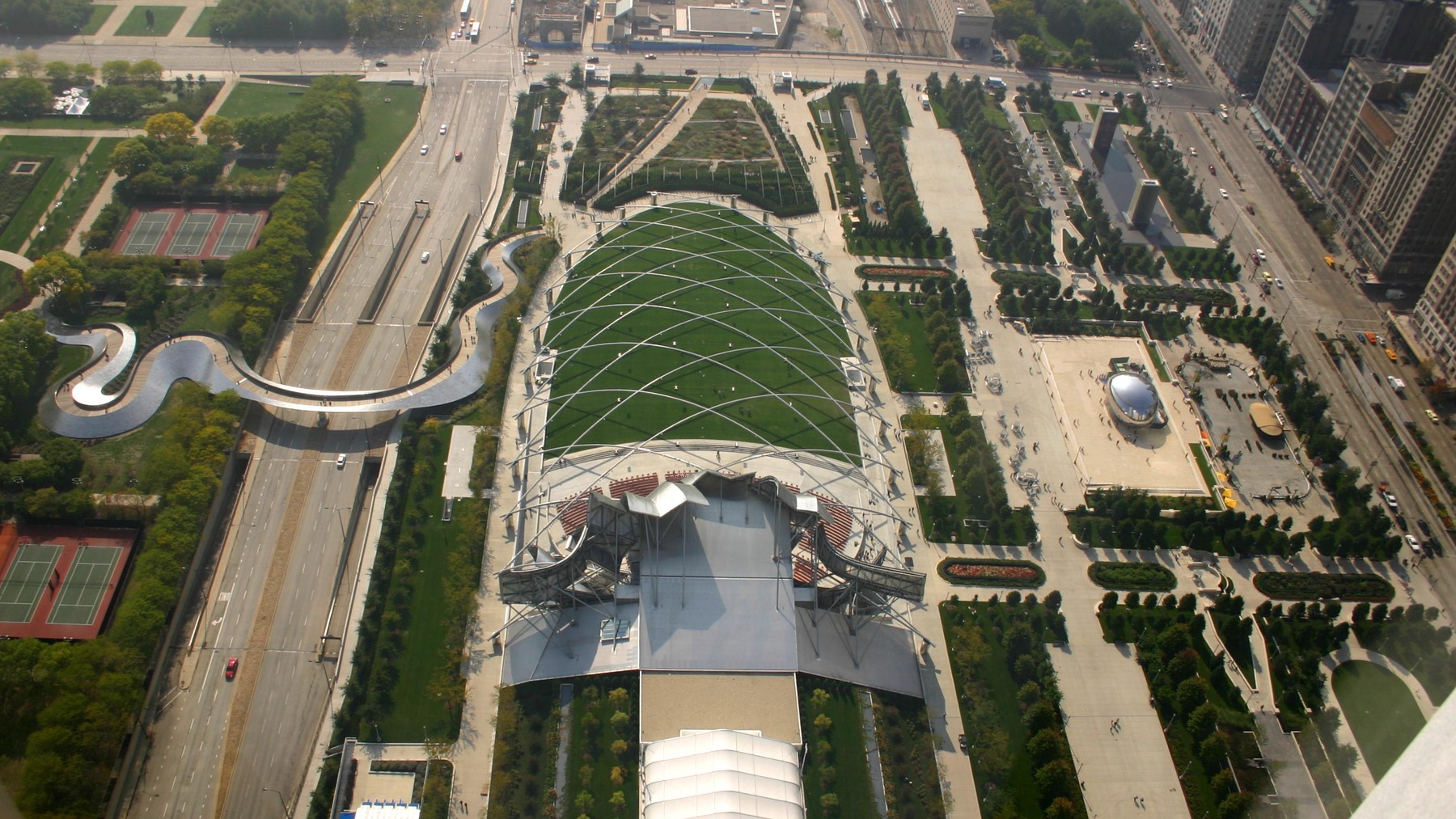 Millennium Park: 9,9 ha công viên xây trên đường ray và bãi đỗ xe ngầm của Chicago